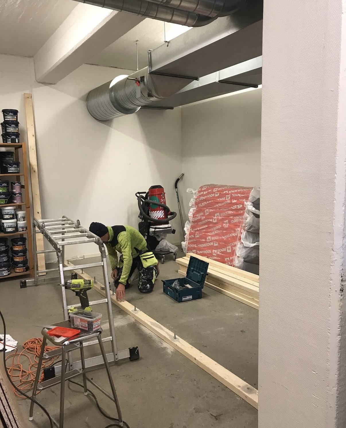 Rnovera, nya vägger i litet rum